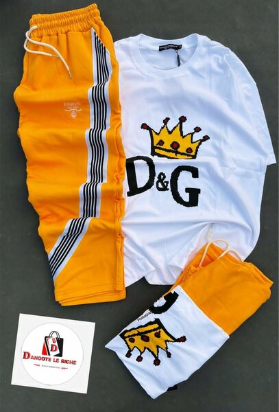 Ensemble t-shirt et jogging tendance