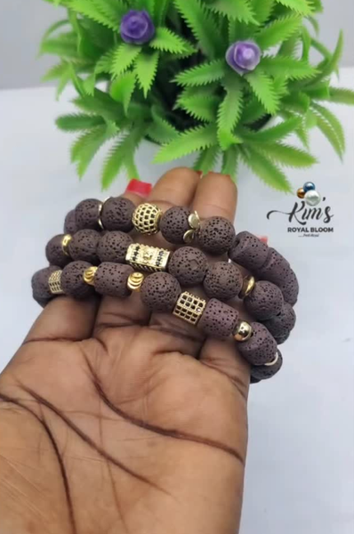 Bracelet with beaded gemstones