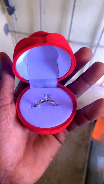 Bague de fiançailles élégante