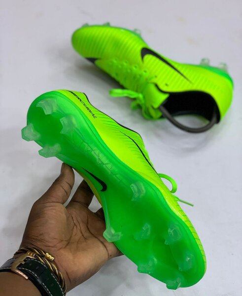Soccer boots