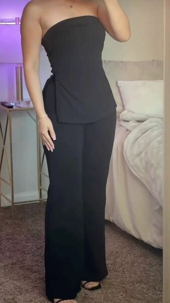 Ensemble élégant noir une-pièce