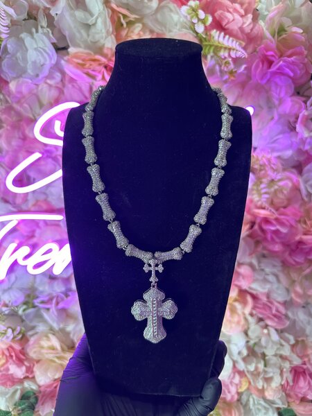 Moissanite necklace & pendant