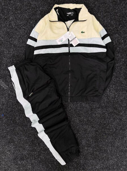 Ensemble de surêtement Moderne