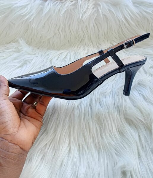 Escarpins vernis semelle cuir