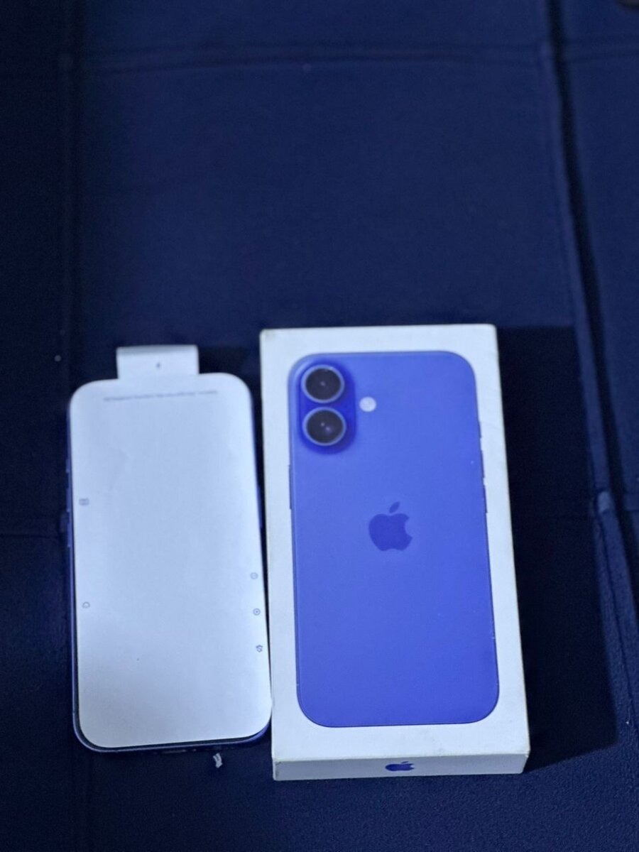 iPhone 16 bleu élégant