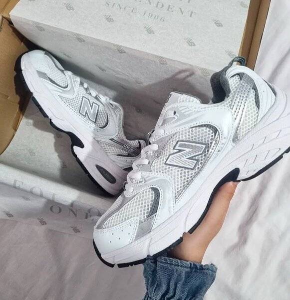 NEW BALANCE 530 (avec le carton) 38 à 45