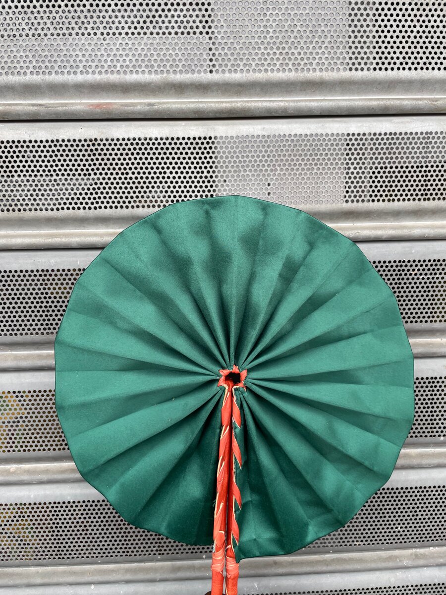 Éventails Artisanaux Pliables Colorés