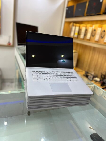 Microsoft surface book 2