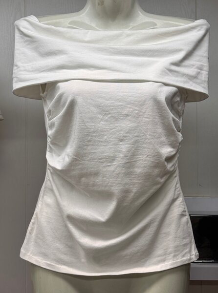 Топ с открытыми плечами