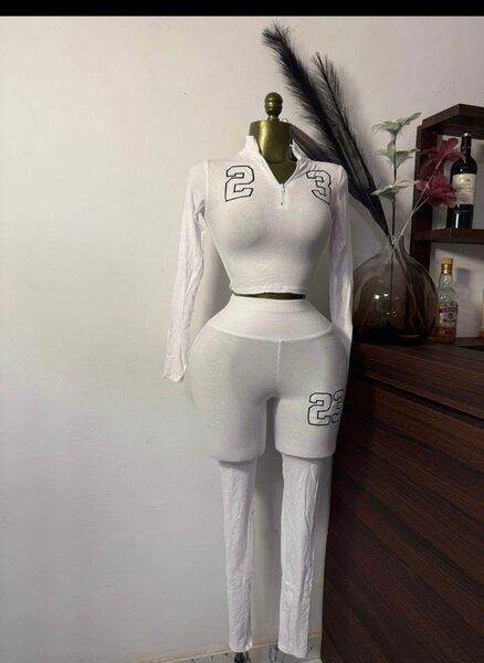 Ensemble de sport élégant