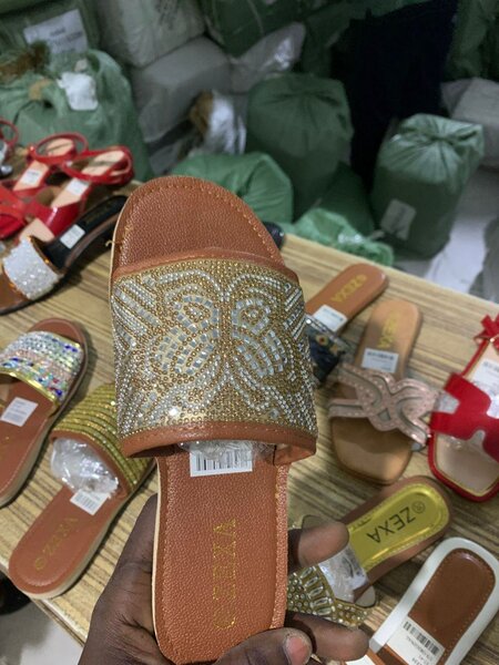 Sandales ornées pour femmes