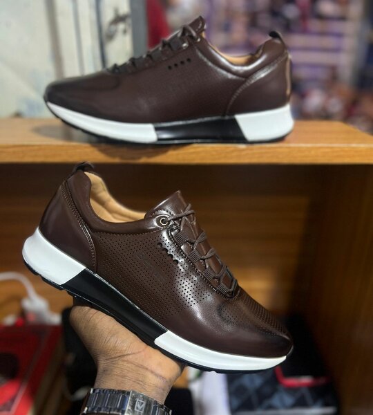 Chaussures de sport en cuir élégantes