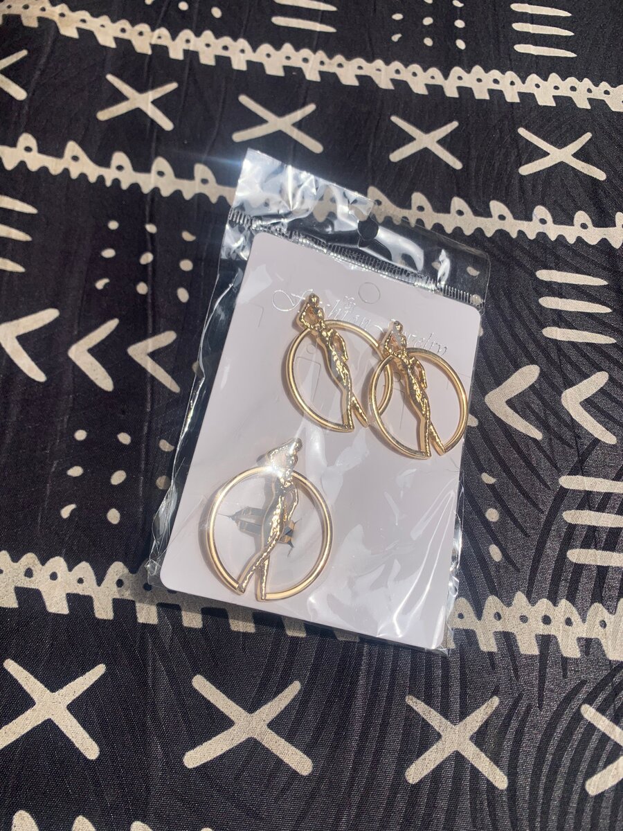 Set de bijoux dorés élégants