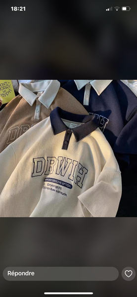 Polo à col contrasté tendance