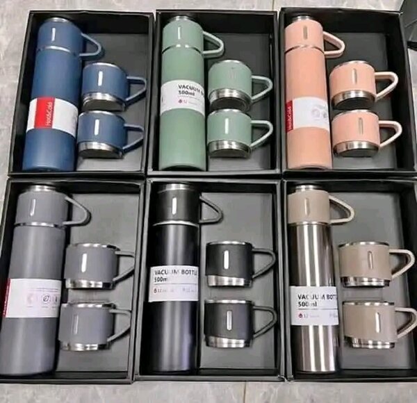 Set de bouteilles et tasses isothermes