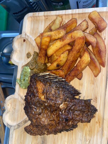 Plat poisson frit et frites