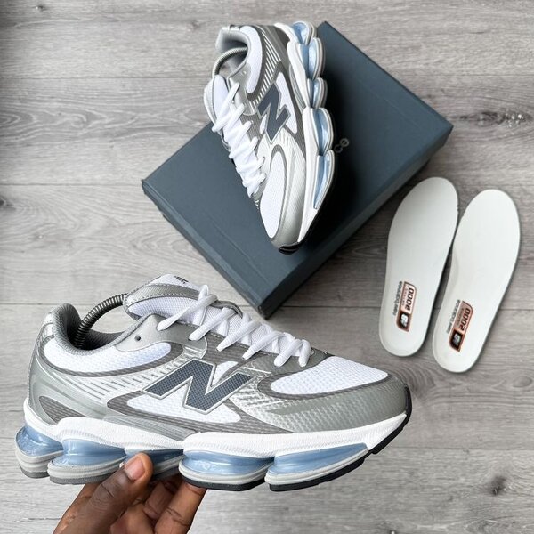 Chaussures New balance 2000