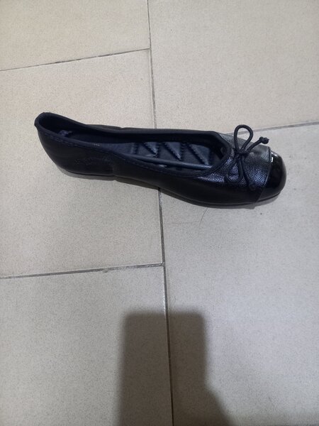 Ballerines en cuir noir élégantes