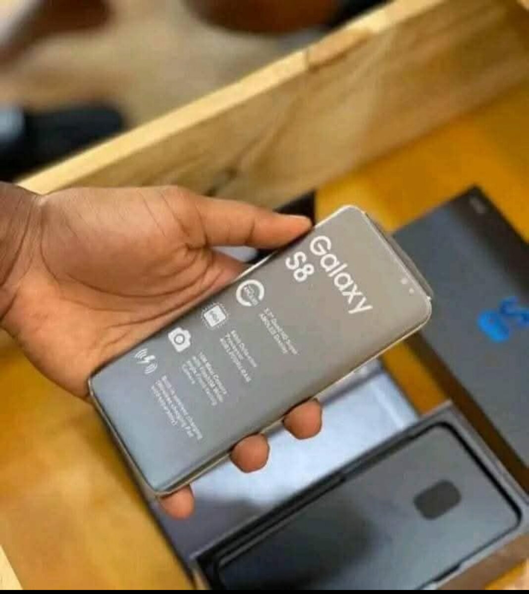 Samsung Galaxy S8 Smartphone