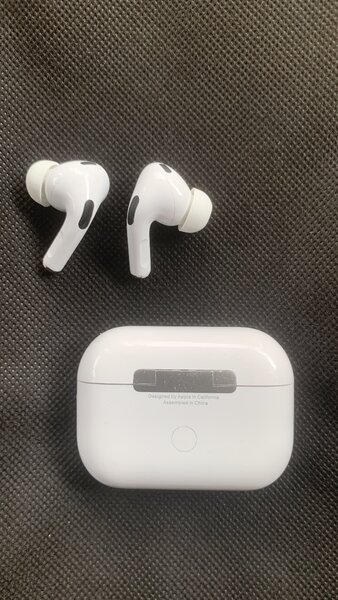 AirPods