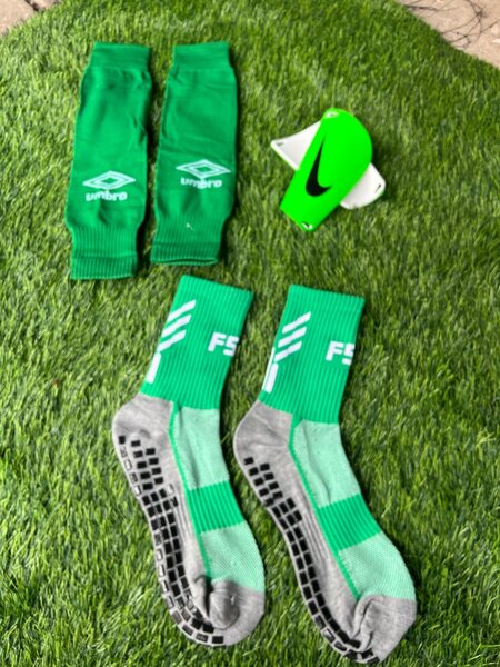 Chaussettes et Protège-tibias de Football