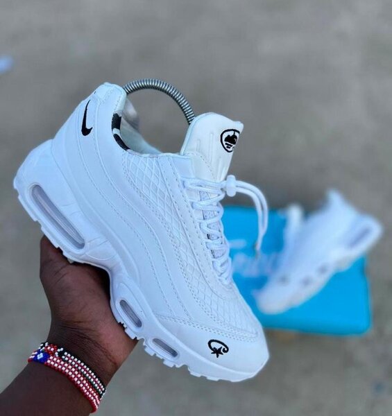 Baskets Blanches Air Max Modernes