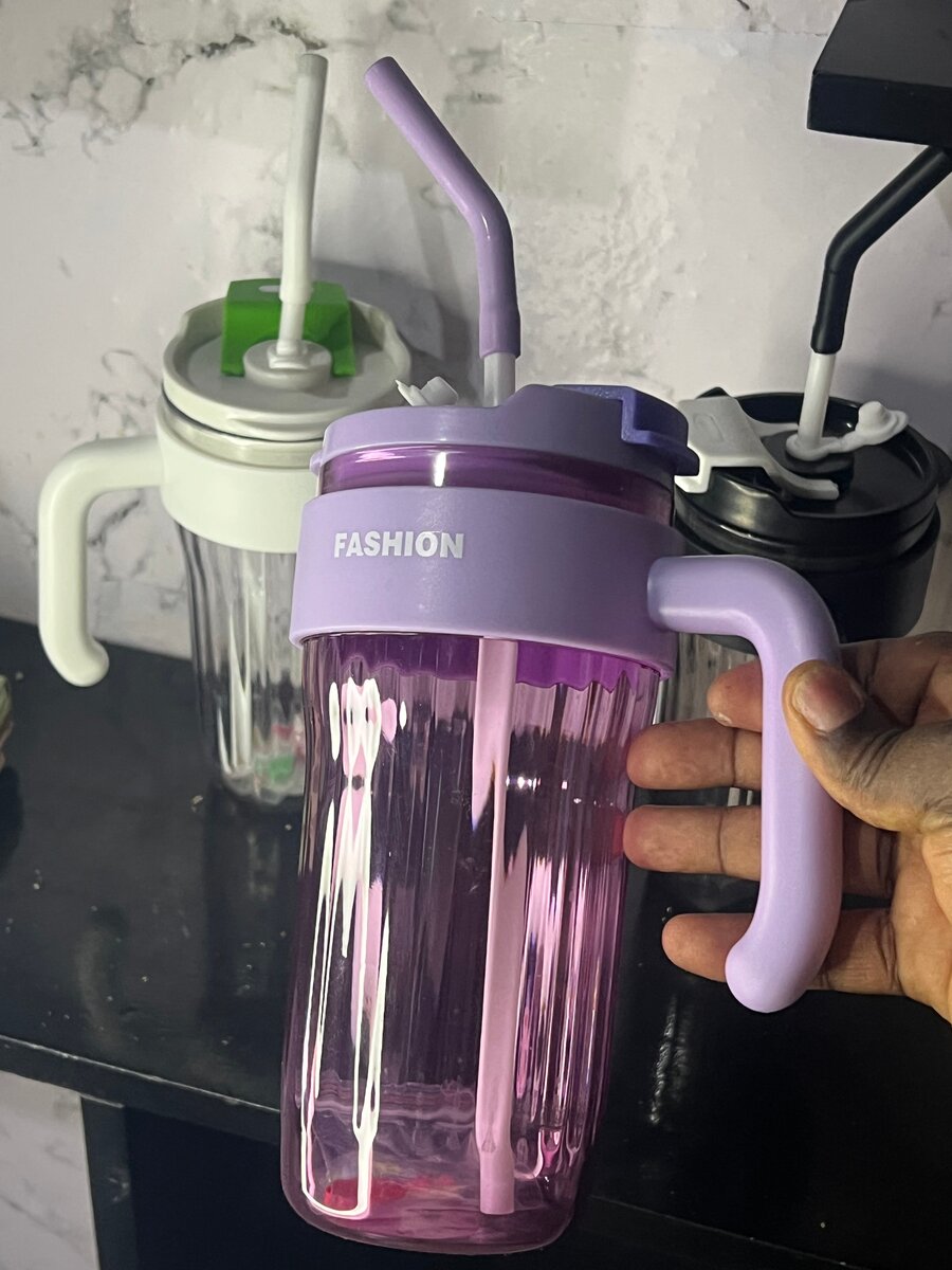 Grande gobelet avec paille - 920ml