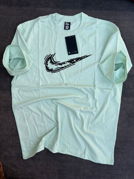 T-shirt classique vert clair