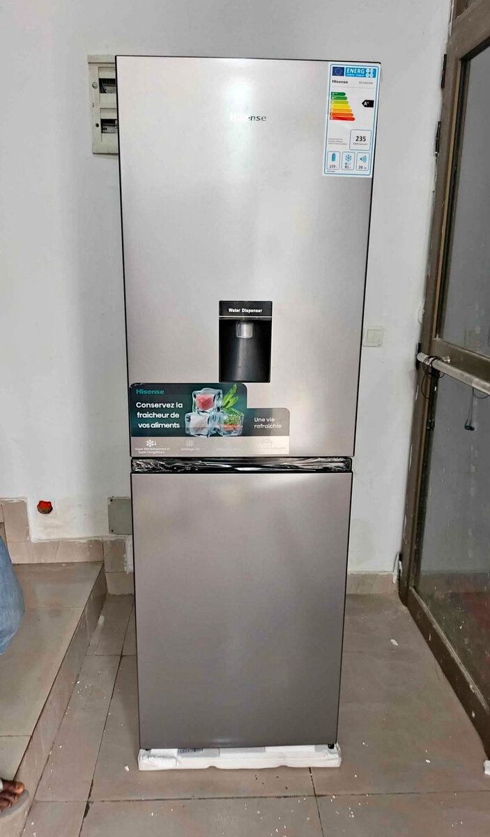 Réfrigérateur inox moderne