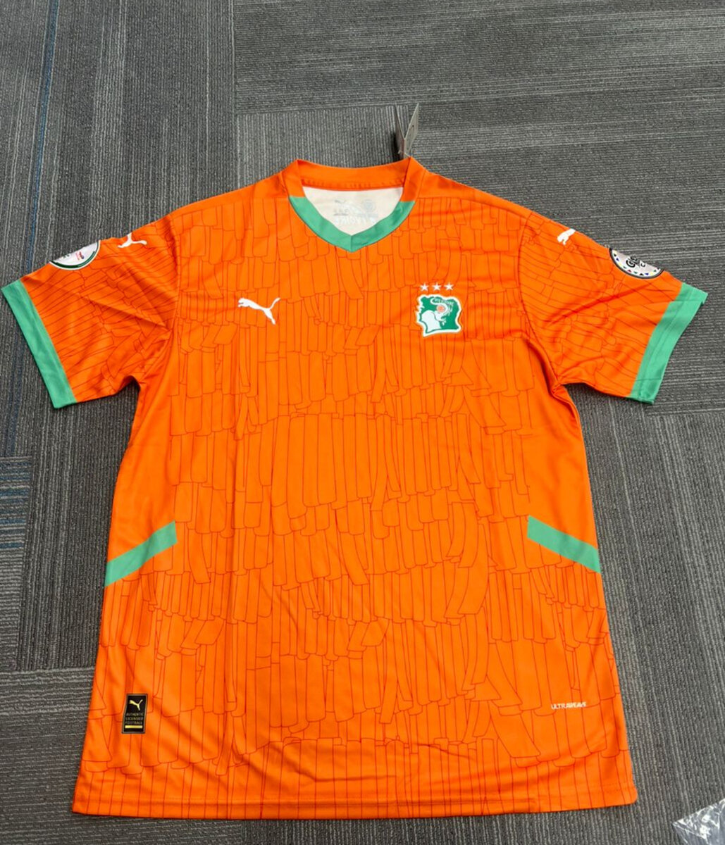 Maillots de football authentiques