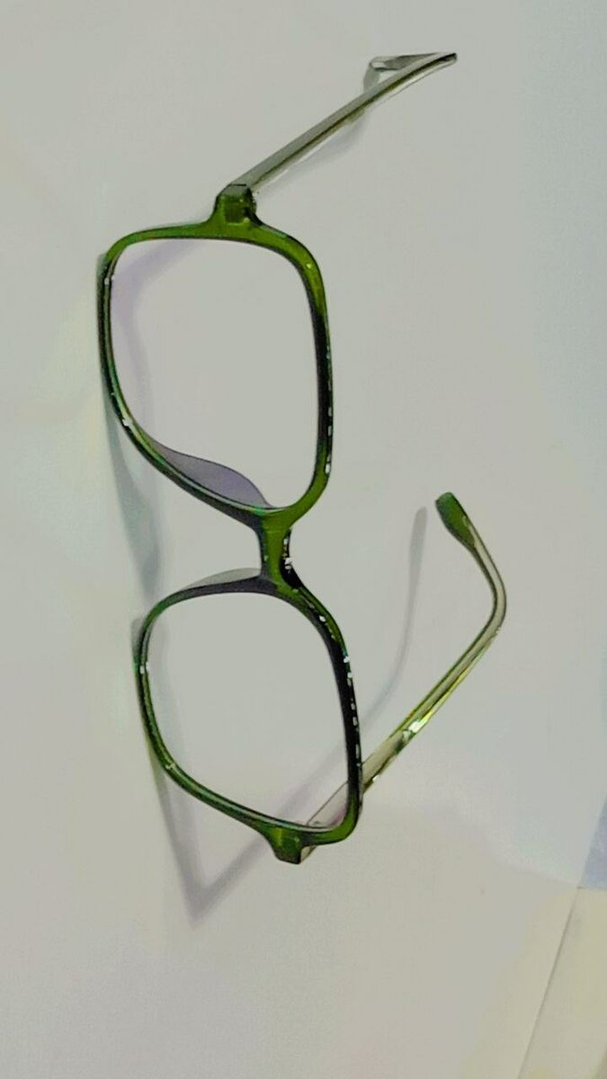 Korean tear glasses