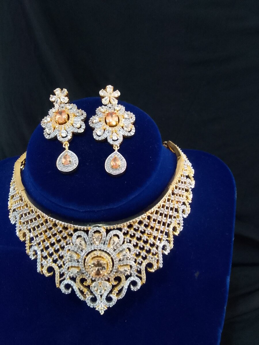 Bridal and occasional choker