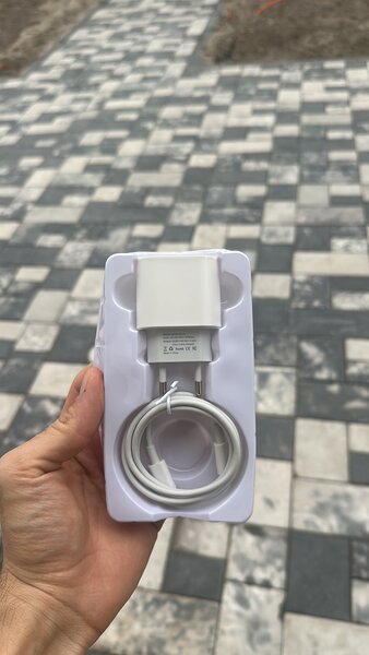 Комплект зарядного устройства для iPhone предлагает идеально