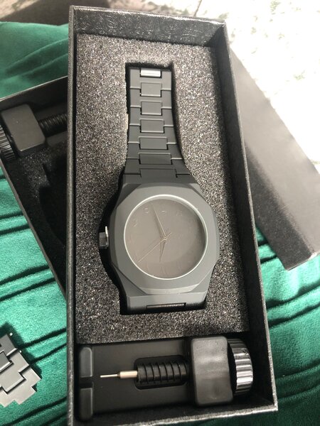 Montre élégante en acier inoxydable