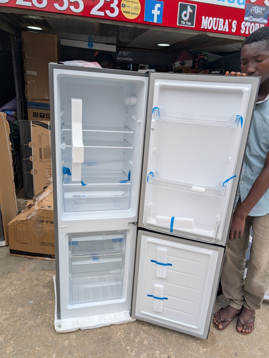 Réfrigérateur moderne inox 2 portes