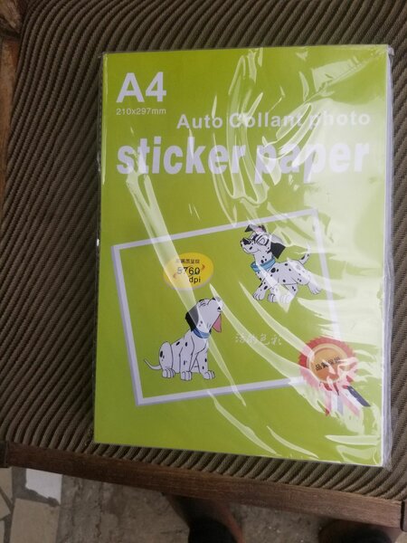 Papier autocollant A4