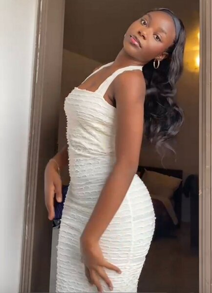 Robe Blanche Élegante