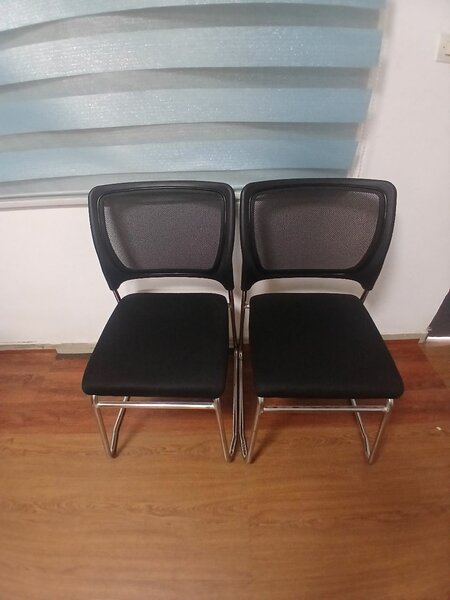 Chaises pliantes noires modernes