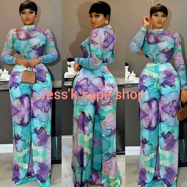 Combinaison élégante fleurie