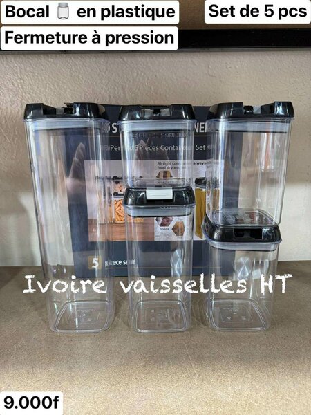 Bocal en plastic avec fermeture a pression