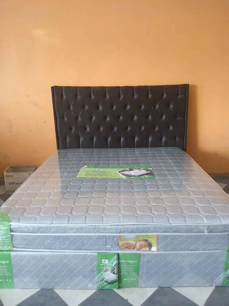 King-size beds nd mattresses