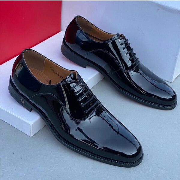 Mens classical shoe