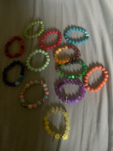 Bracelets colorés en perles