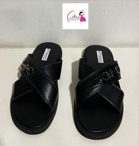 Sandales noires en cuir chic