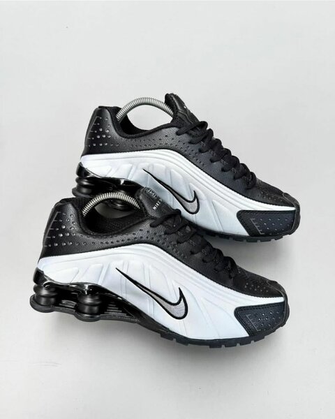 Nike Shox r4