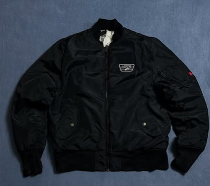 VANS OFF THE WALL two in one bomber Jacket size: M