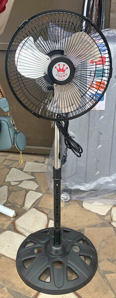 Ventilateur sur pied réglable