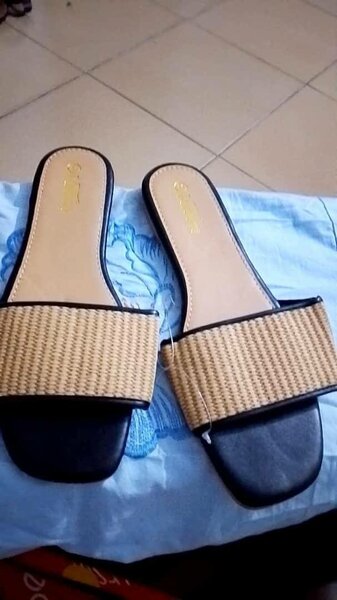 Sandales plates tressées femme