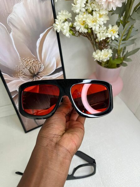 Lunettes de soleil modernes