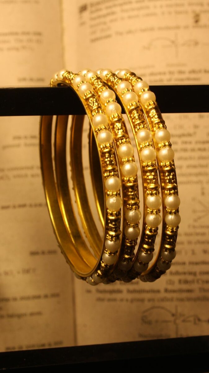 Unique Casual White Pearls Design Bangles